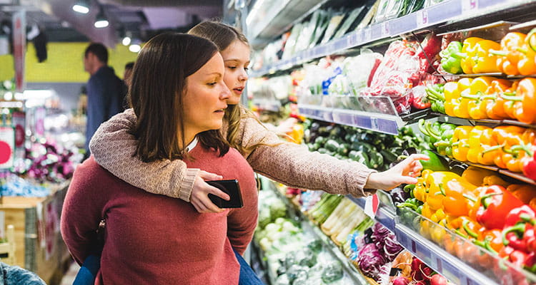 https://www.heart.org/-/media/Healthy-Living-Images/Healthy-Eating/mother_carrying_daughter_grocery_shopping.jpg