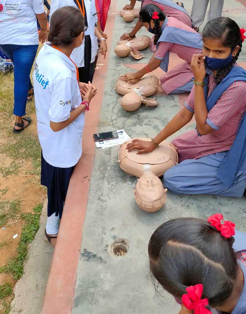 Participants in the main CPR training event in Chitradurga have been reaching out to communities to teach Hands-Only CPR. (Photo by ICATT Foundation)