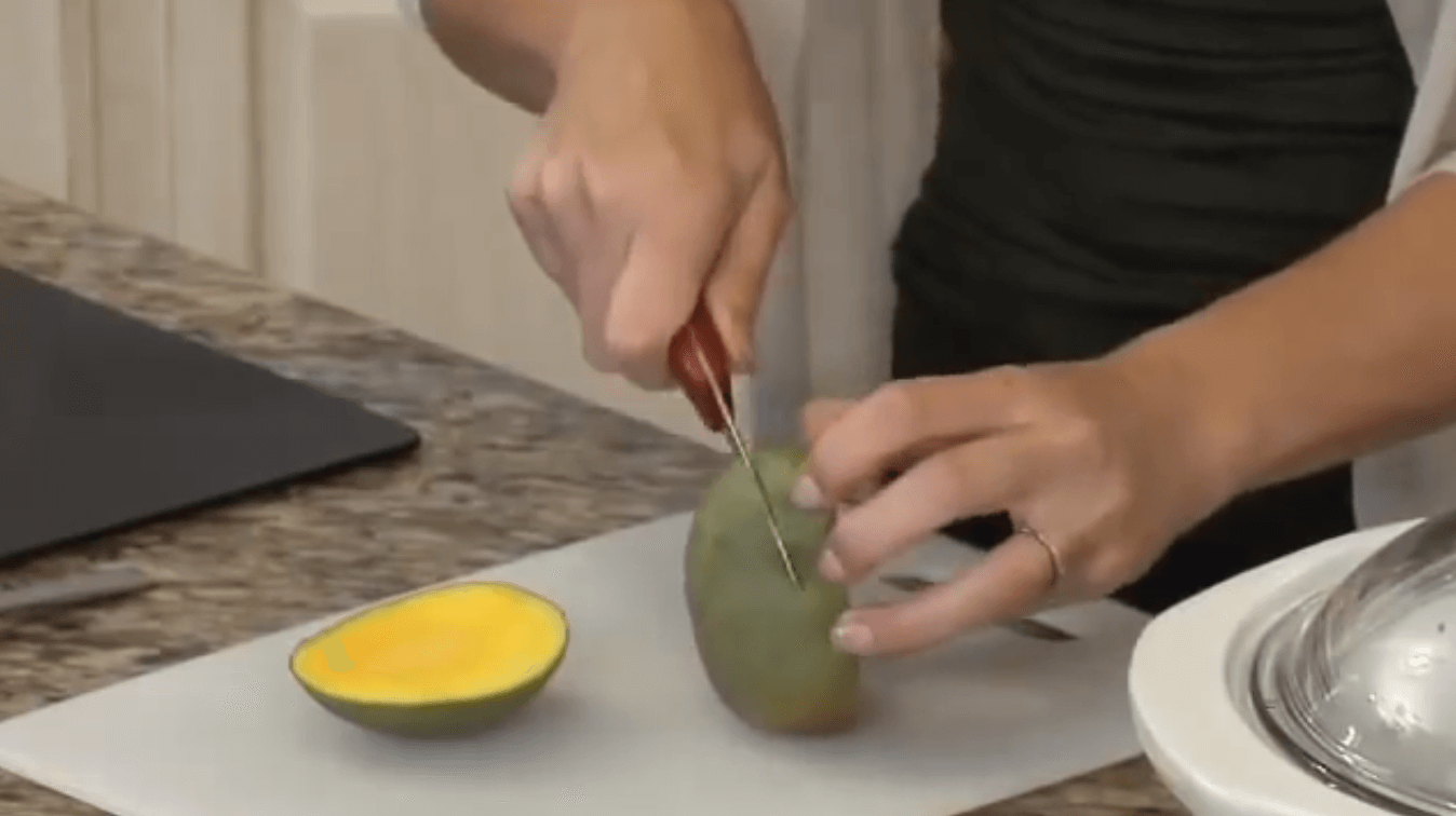 Cutting a Mango