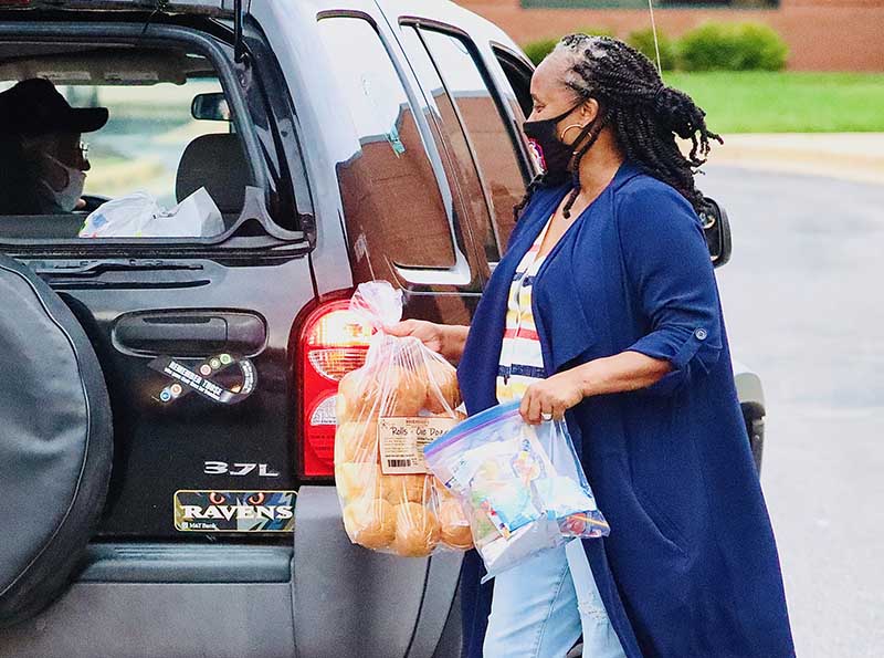 Kingdom Kare's Family Support Center gives away fresh groceries to 1,500 families weekly. (Photo courtesy of Kingdom Kare)