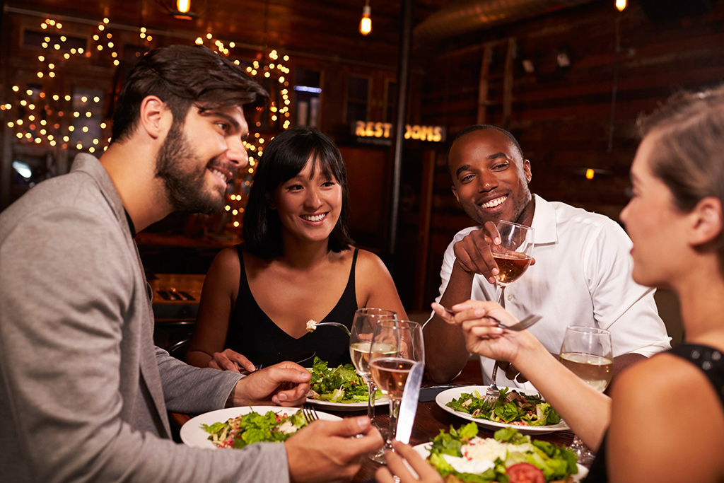 Dining Out Doesn't Mean Ditch Your Diet | American Heart Association