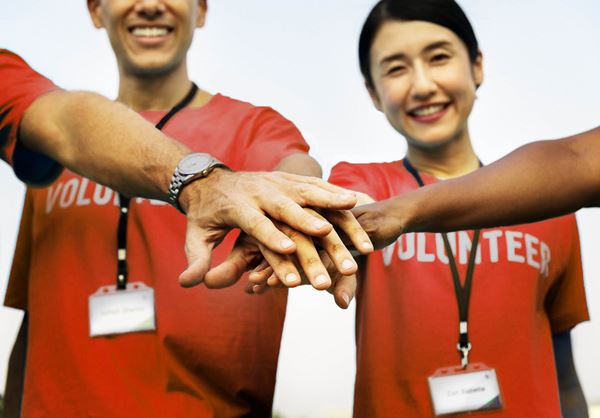 AHA_volunteers_in_red_shirts AHA volunteers in red shirts