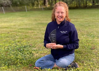 Carolyn Brown with Stroke Hero award