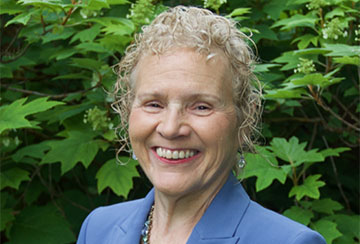 Robyn Lee Landry, APR - Earl B. Beagle Award for Staff Excellence