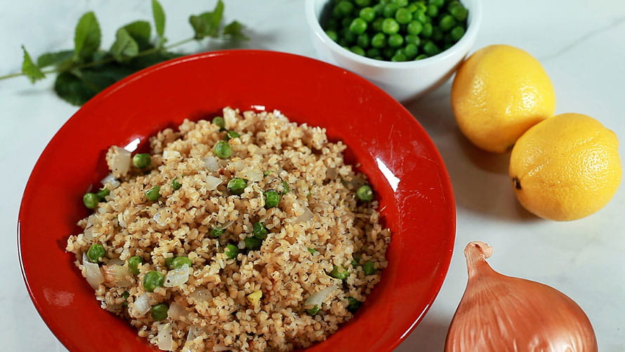 Bulgur and Green Peas 